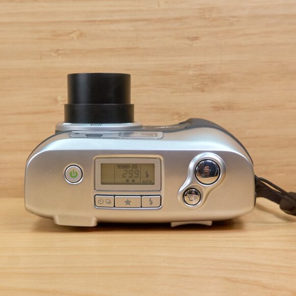 Vintage HP Photosmart 720 Digital Camera, 3.3MP 3x Optical Zoom - Picture 4 of 9